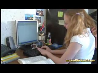 Frans schoolmeisje in gek anaal actie