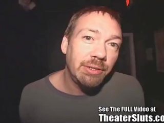 स्लट वाइफ sammi लेता है पब्लिक कमशॉट्स & creampies में tampa पॉर्न theater